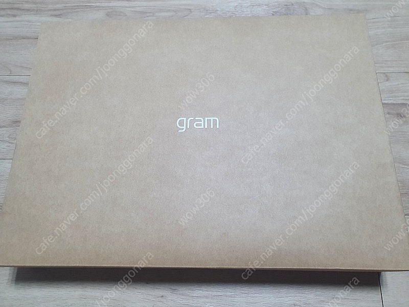 LG노트북 2022 17인치 그램 미개봉 팝니다.