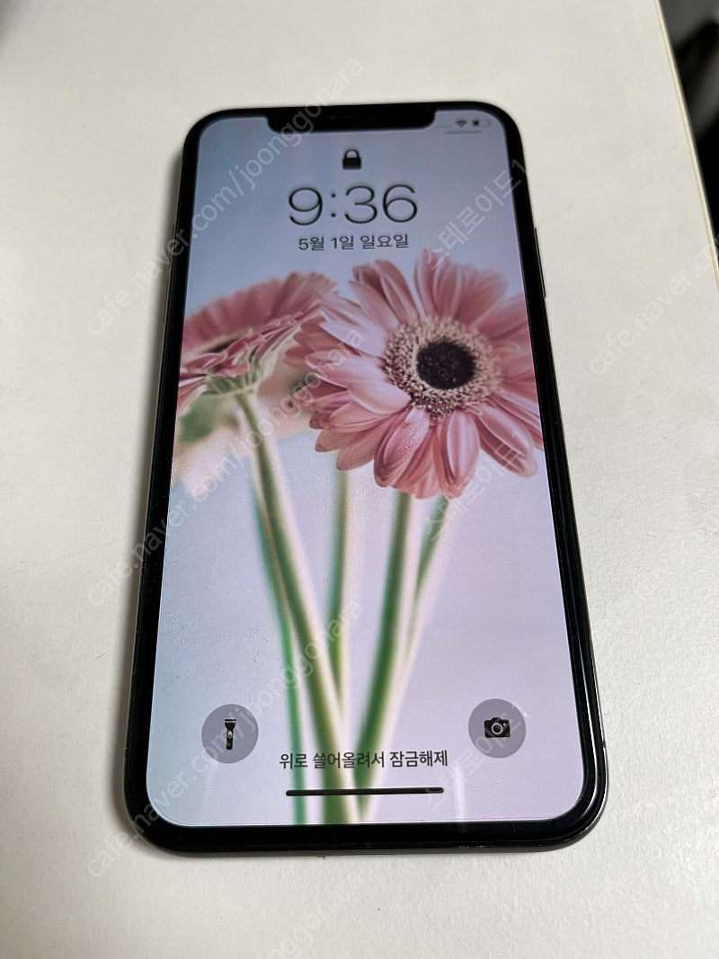 아이폰X 블랙 64g 얼굴인식X 12만원에 판매 합니다.