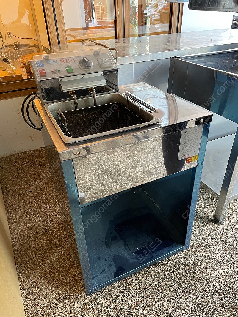 우성 1구 튀김기 , 4구 간텍기 가스렌지 개인 폐업정리합니다.(가격인하)