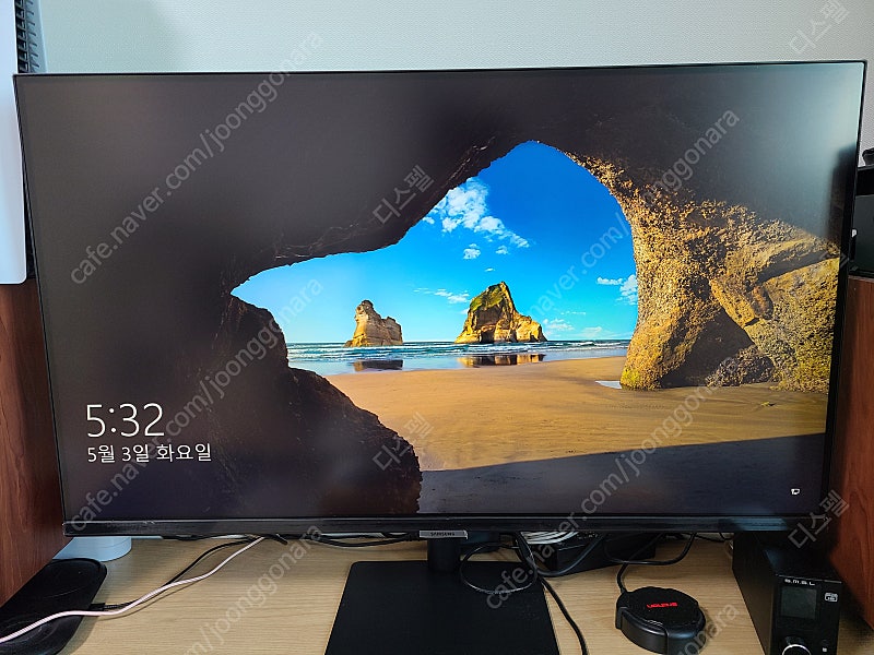 삼성 M7 32인치 모니터 판매합니다. 천안 직거래