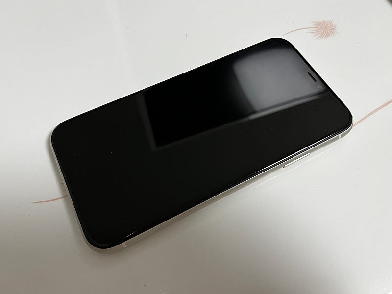 아이폰 11 화이트 128g 정상해지폰 판매합니다.--1