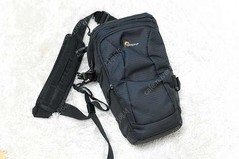 카메라 가방 2가지[맨프로토 redbee-210 backpack/로우프로 탑로더프로75AWII]