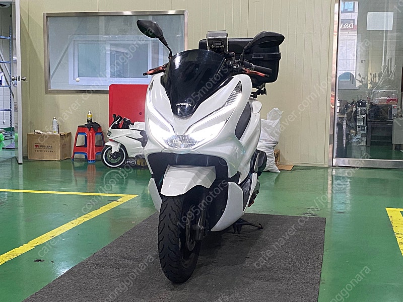 [판매] 혼다 PCX125 2020년형 19.000km 깔끔한옵션차량 판매합니다.