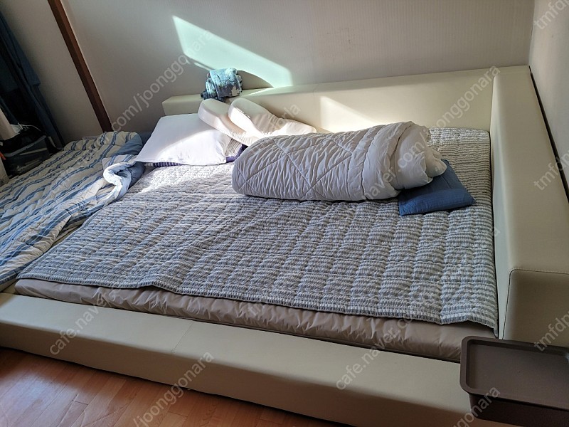 파로마 킹 사이즈 저상형 침대 프레임 + 매트리스 판매