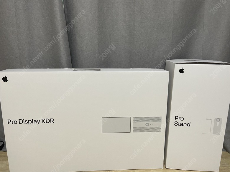 애플 XDR 모니터 + 애플 PRO STAND 프로스탠드 ( 각개 판매 가능 )