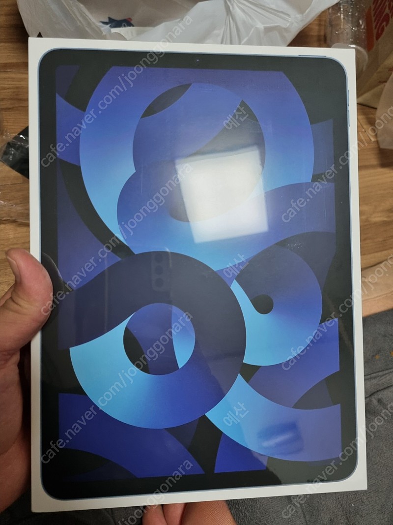 애플 아이패드 에어5 64gb 셀룰러 블루 팝니다.