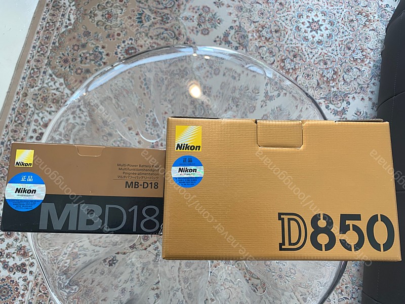 니콘(Dslr) Nikon d850판매, 세로그립 MB-D18 판매합니다.(국내 정품, 보증기간 남음)