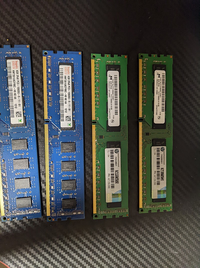 하이닉스 DDR3 4GB램 2개 , 마이크론 DDR3 4GB램 2개 일괄로 팔아요.