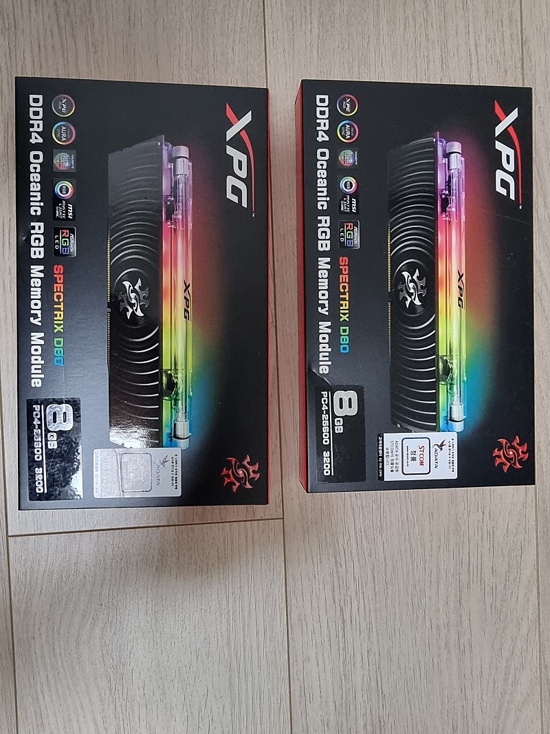 ADATA XPG DDR4 16G PC4-25600 3200 SPECTRIX D80 블랙 (8Gx2) RAM 판매합니다.