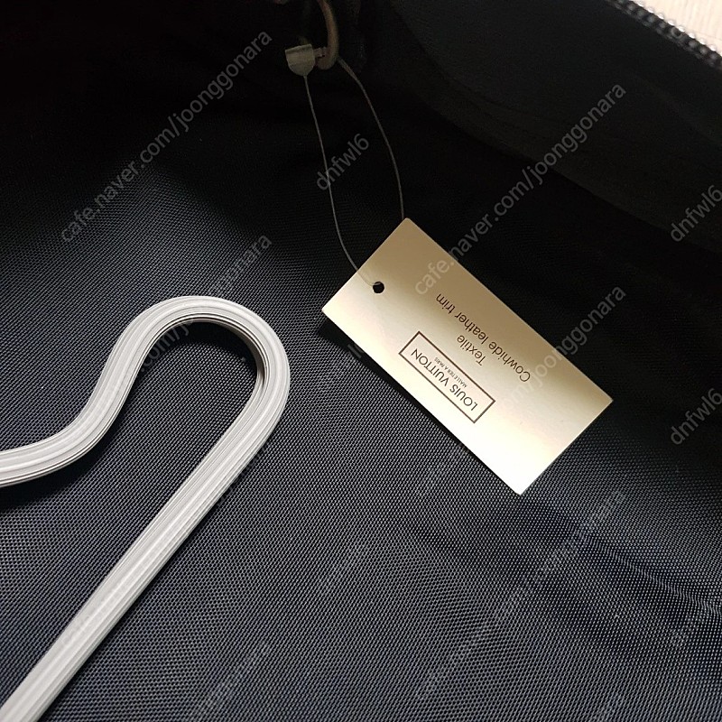 (정품)Louis Vuitton(루이비통) M30692 타이가 가먼트 커버 수트 케이스 2way팝니다