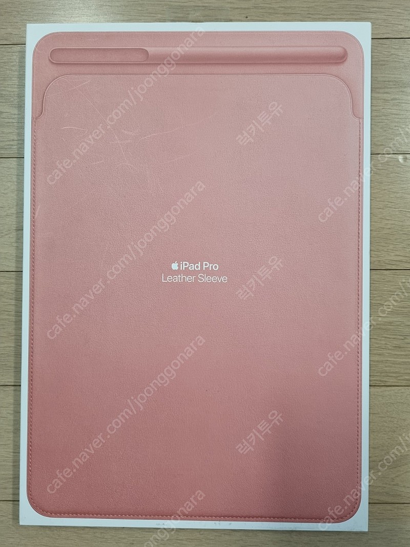 애플 정품 아이패드프로 10.5인치 가죽 슬리브 소프트핑크 색상 새상품