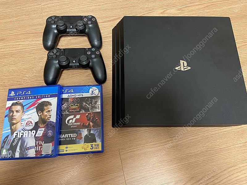 플스4 ps4 pro 7117b 1tb 제트블랙 팝니다