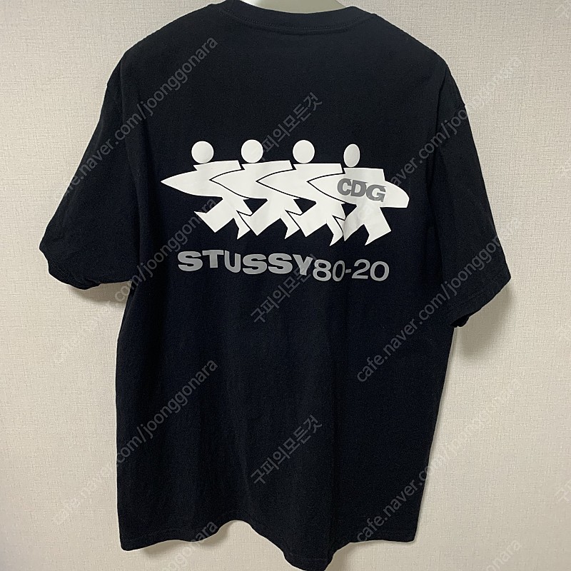 스투시 cdg 서프맨 티셔츠 라지 사이즈