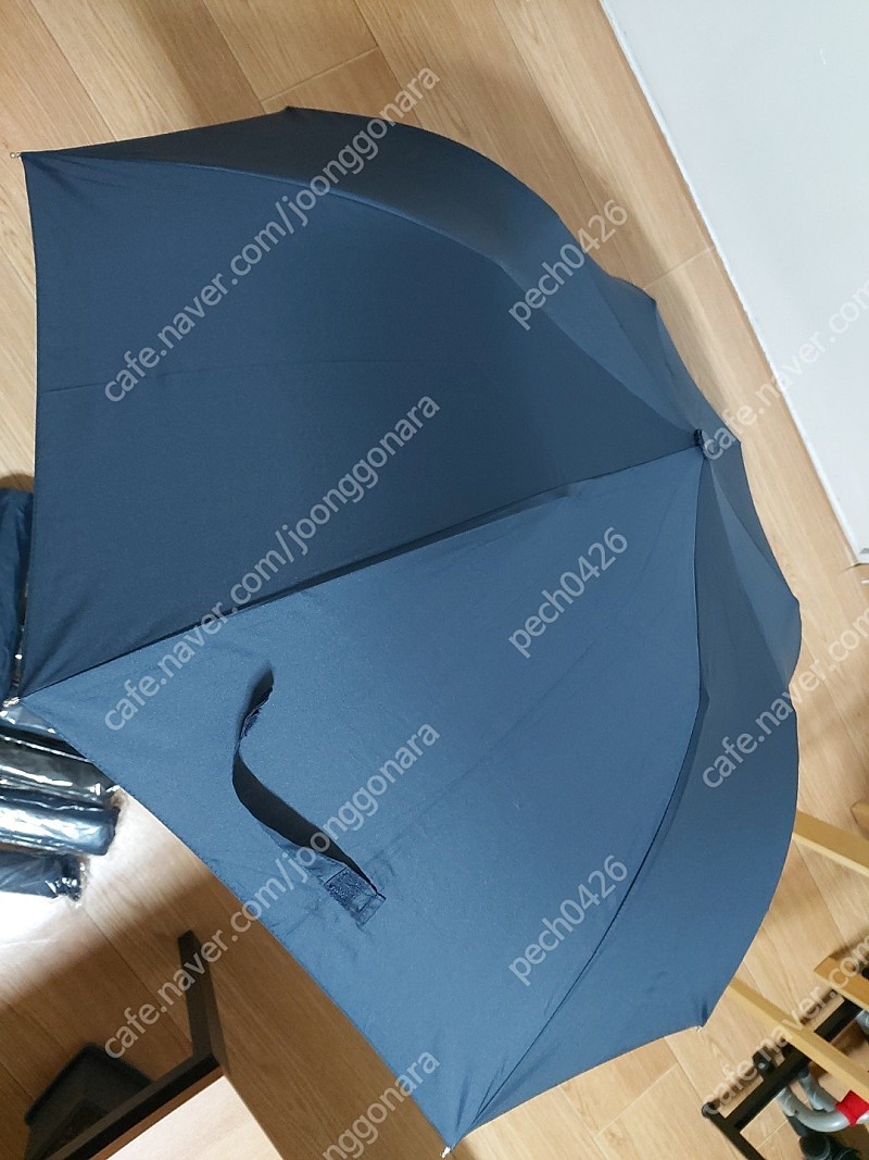 블랙,네이비 2단 자동 우산 새재품 팝니다.