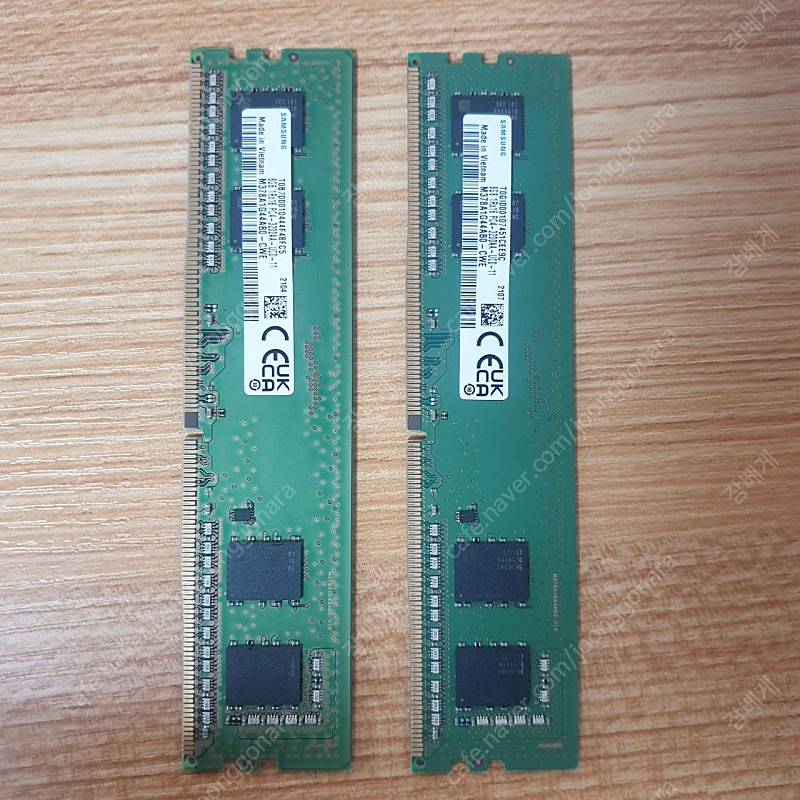 DDR4 삼성 8GB RAM(메모리) 2개 판매 합니다.