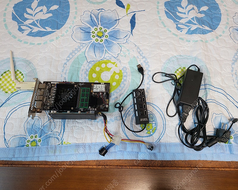 PC in PC 팝니다.(미니PC)--1