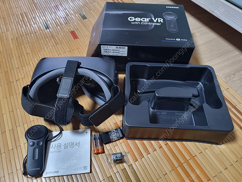 삼성 Gear VR (SM-R3250) 내놓습니다.