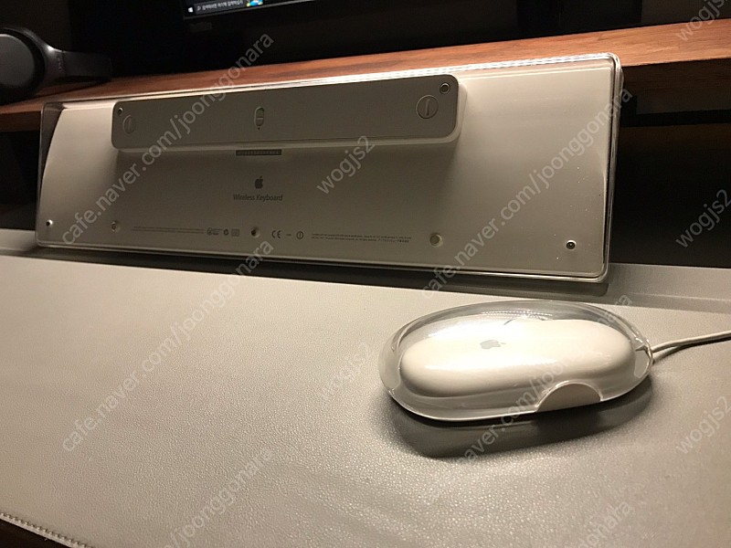 Apple A1016 Wireless Keyboard & M5769 mouse 애플 A1016무선키보드 & M5769마우스 팝니다