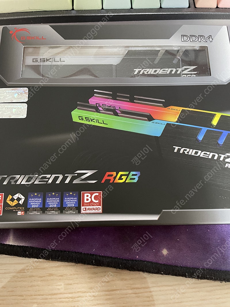 지스킬 DDR4-3200 CL16 TRIDENT Z RGB 패키지 (16GB(8Gx2)) 팝니다