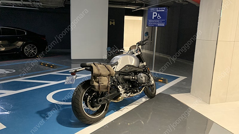 키로수 적은 BMW R9T 노멀(스타일투) 18년식