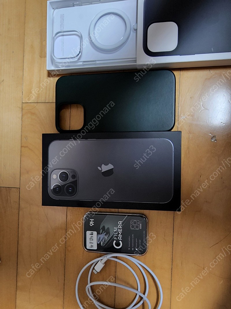 아이폰13프로맥스 512기가 그래파이트, 정품 가죽케이스, 정품 맥세이프 투명케이스, 카메라 강화유리필름 판매