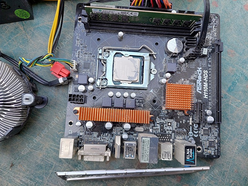 CPU i3-6100 메인보드 4기가 메모리 1테라 하드 파워 함께 팝니다