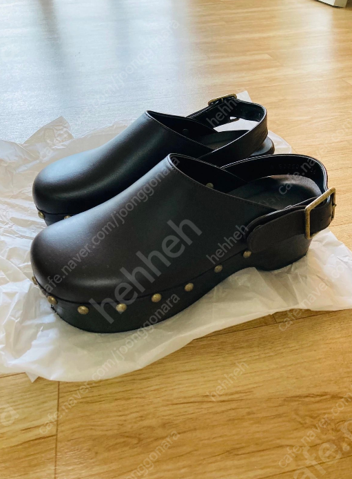 누트 [Neute] Leather Clog Mule (230mm, 한사이즈 크게 나옴)