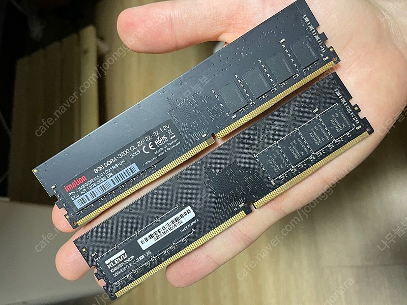 DDR4 램 16GB (8GB x2) 판매합니다.