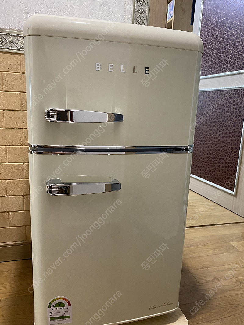 벨(BELLE) 레트로냉장고 90L 팝니다.