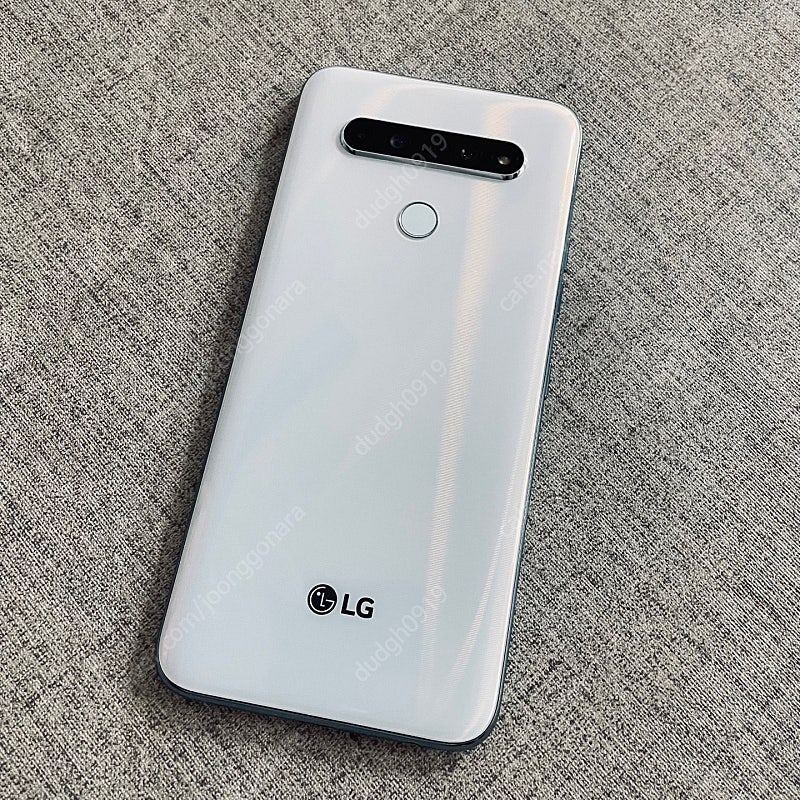 S급 LG Q61 화이트 64G 20년8월개통 7만5천원 무잔상 판매합니다