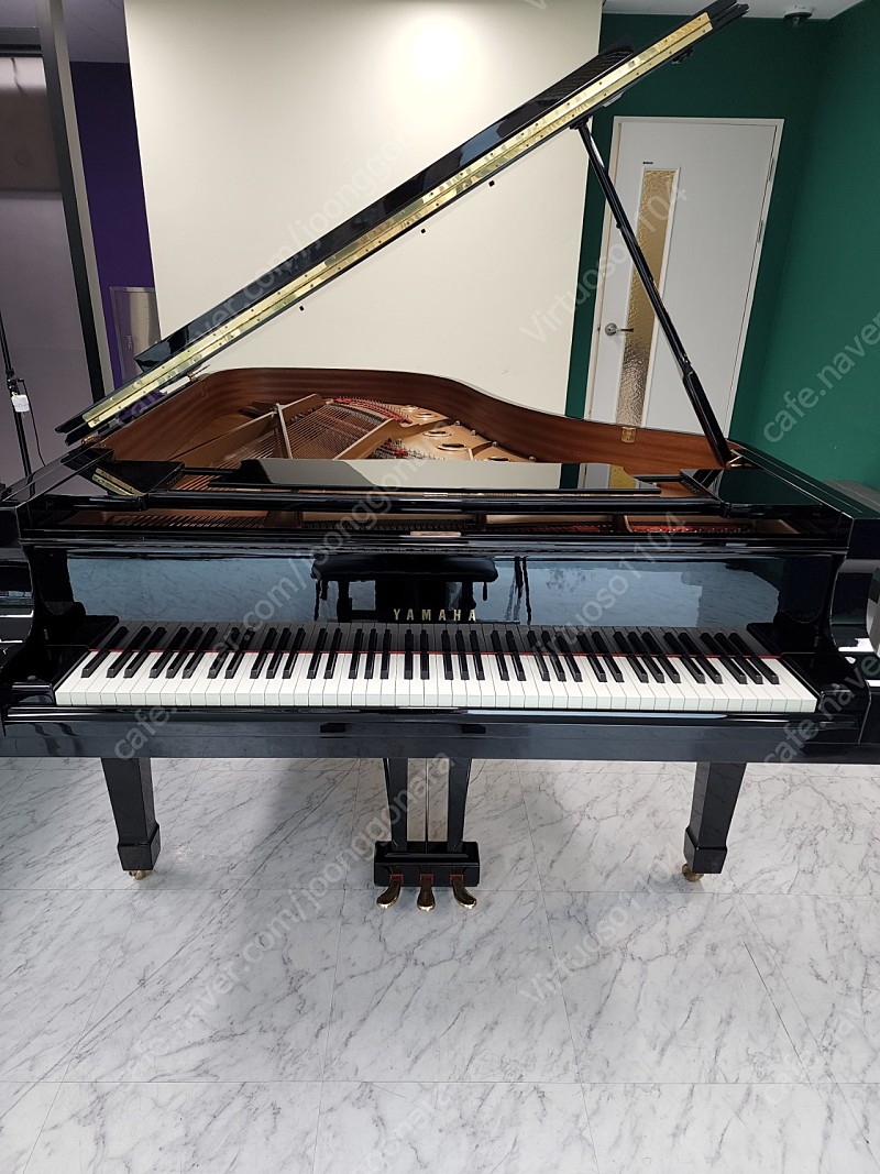 야마하 그랜드 피아노[YAMAHA C6 (212cm)]