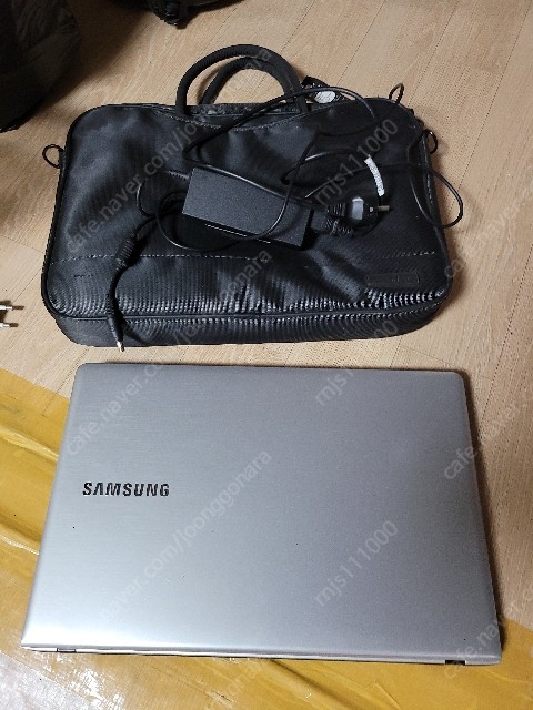 삼성 노트북 (i5-3230m.8기가.ssd120.윈도10.가방.밧데리 안됨) 13만