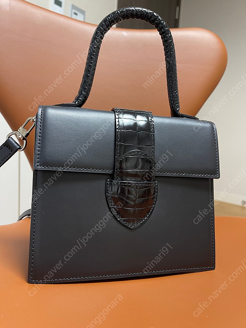 피프틴엠 가방 Leo Maison Leather Bag