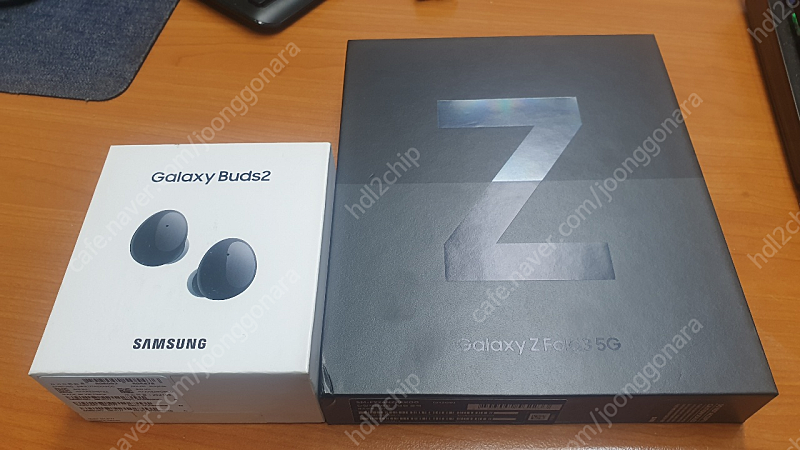 갤럭시Z 폴드3 5G 512GB Graphite 미개봉 + Buds2 Black 미개봉 판매