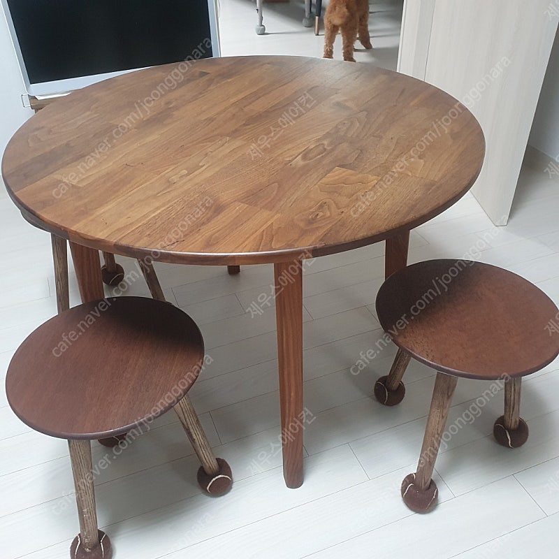 원형원목 테이블 (호두나무 월넛)