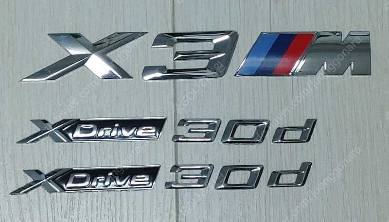 BMW 휀다 순정 X3M 에어브리더 한쌍2개 순정 X드라이브 한쌍2개 순정 트렁크 로고 팝니다
