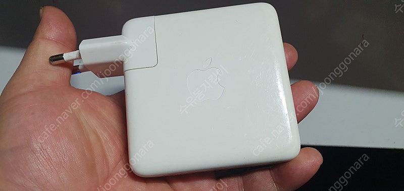 애플 A1719 87W USB-C 충전기 판매합니다