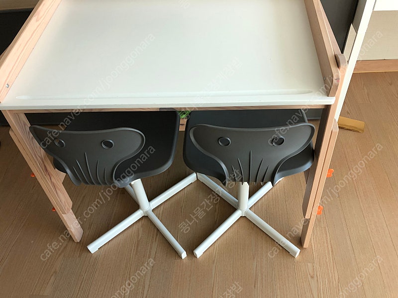 이케아 어린이 책상+의자 (이천 직거래)