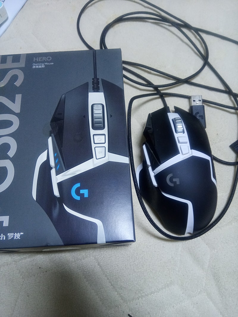 로지텍 g502 hero se 중고 3만원에 팝니다.