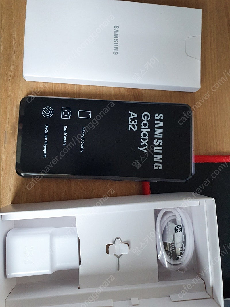 A32 미사용 풀박스 팝니다.--2