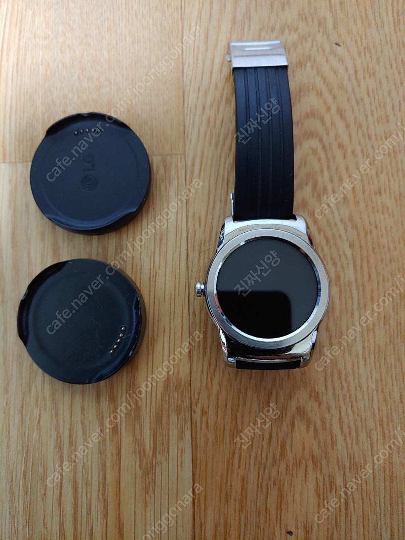 LG Urban Watch,충전독 2개 판매합니다.