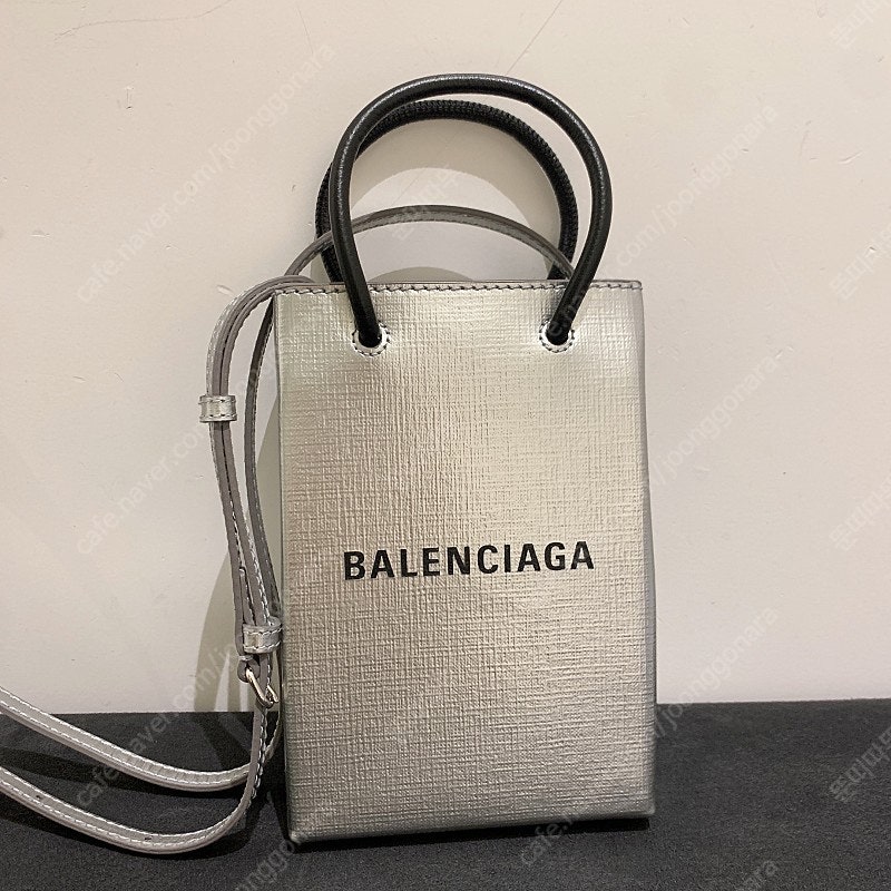 BALENCIAGA 발렌시아가 로고 실버 폰홀더백 마크다운 초핫딜가!!! 급>>>>>539000