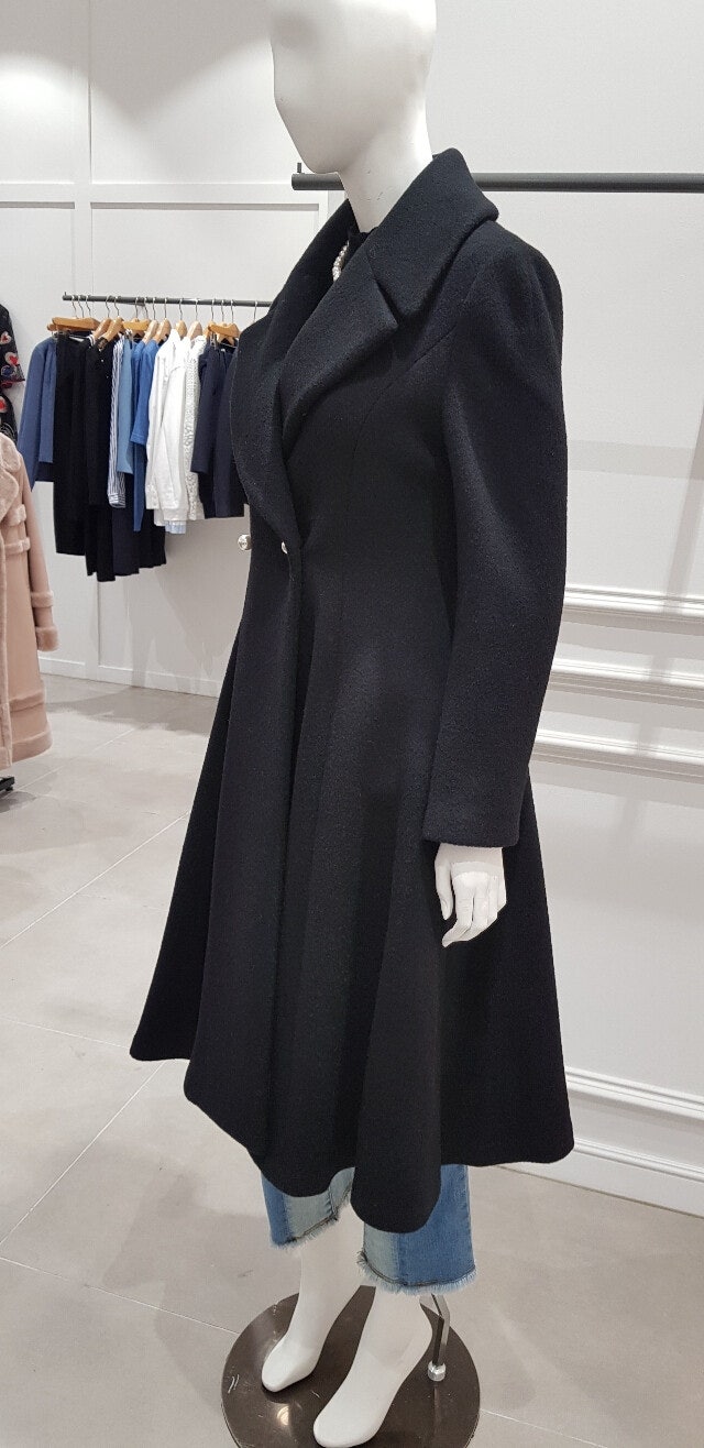 레니본 아옳이 룩북 샤넬 진주 프린세스 플레어 롱 코트 핑크, 블랙 2컬러--4