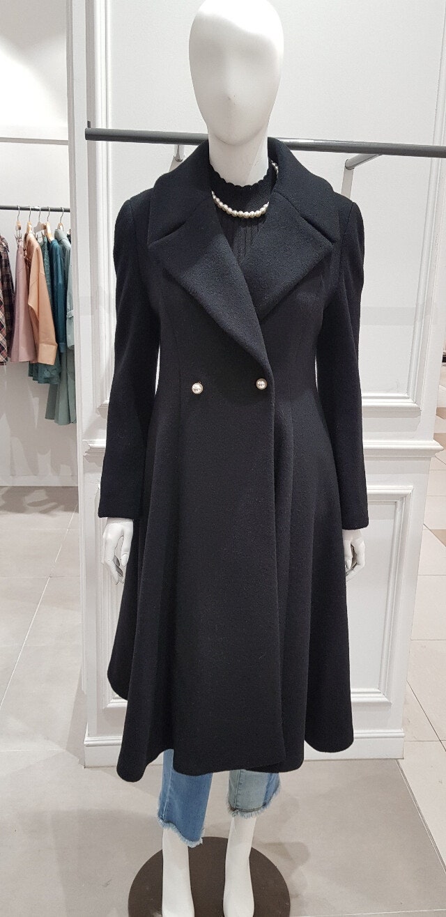 레니본 아옳이 룩북 샤넬 진주 프린세스 플레어 롱 코트 핑크, 블랙 2컬러--3