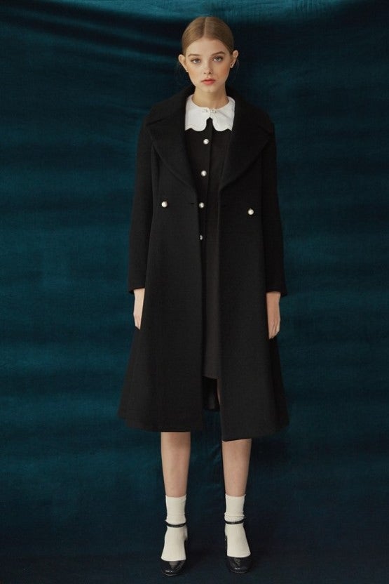 레니본 아옳이 룩북 샤넬 진주 프린세스 플레어 롱 코트 핑크, 블랙 2컬러--2