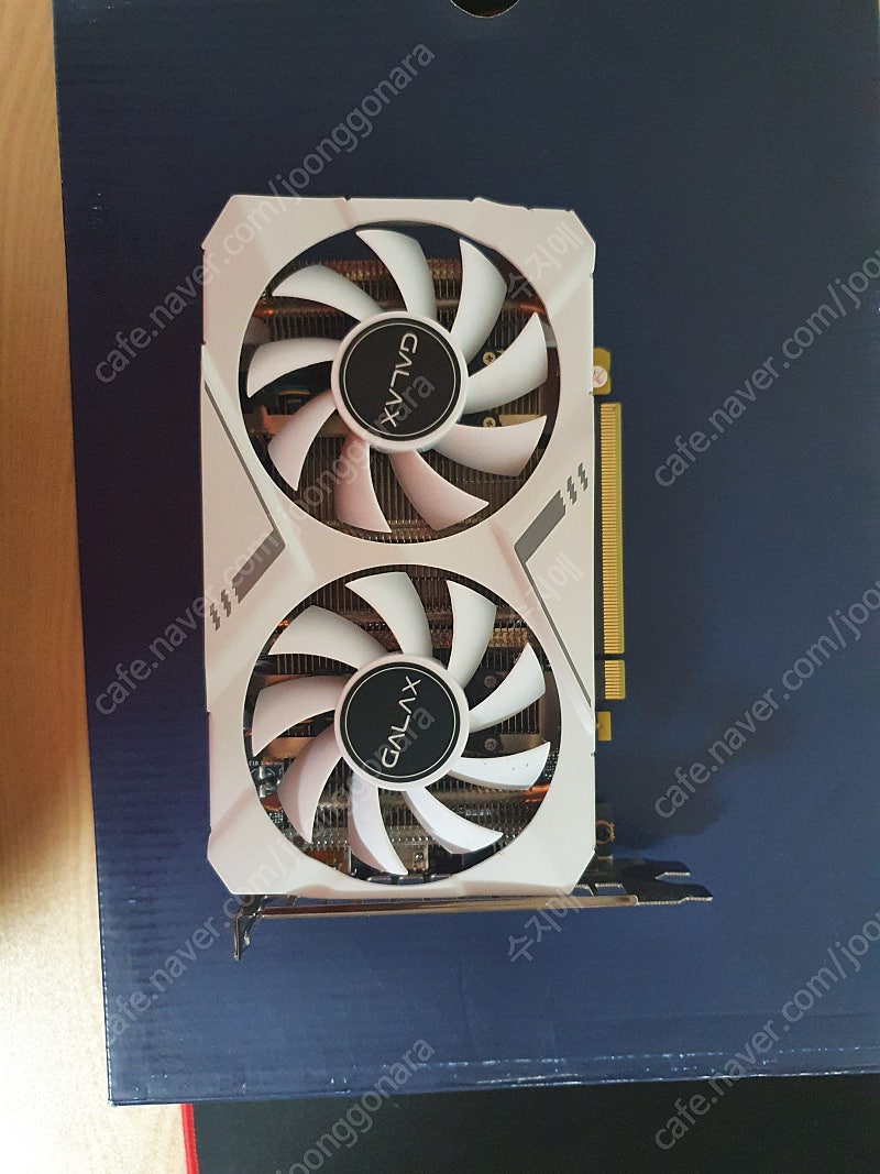 갤럭시 gtx1660 노말 white 중고 그래픽카드 팝니다