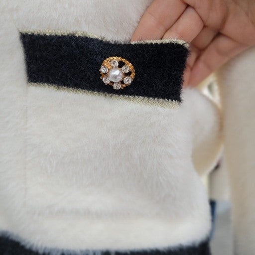 레니본 아옳이 샤넬 보석단추 가디건--5