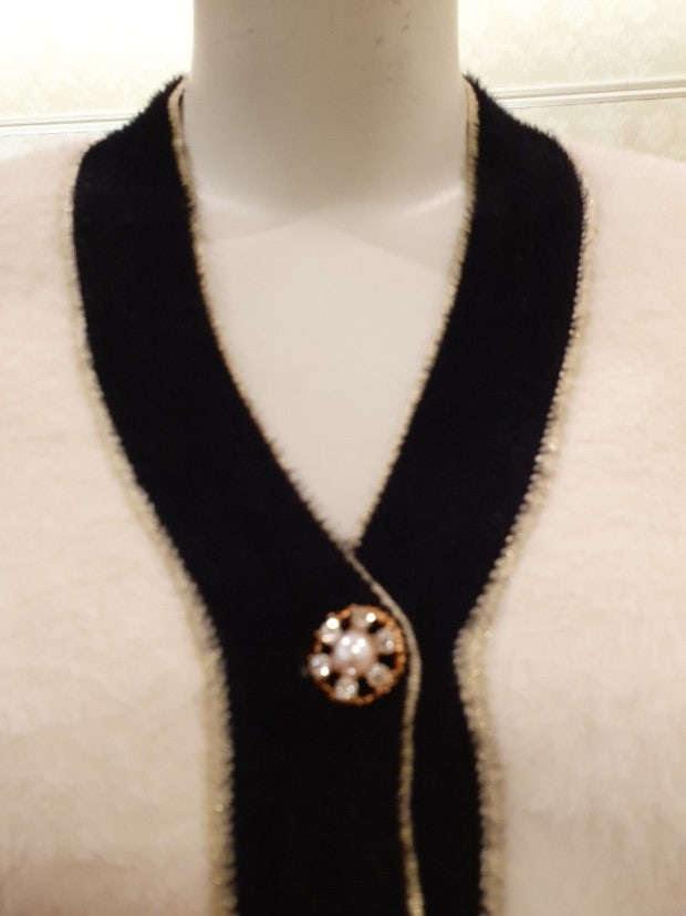 레니본 아옳이 샤넬 보석단추 가디건--1