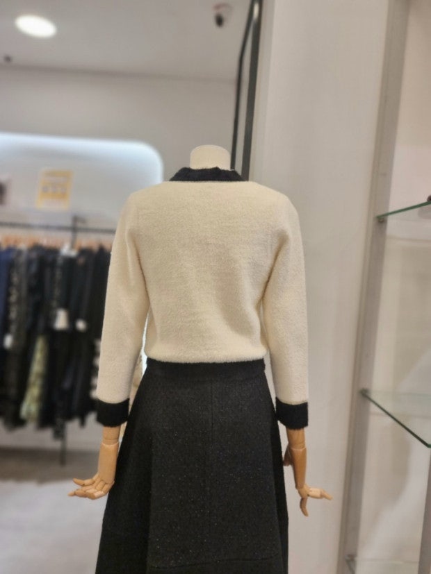 레니본 아옳이 샤넬 보석단추 가디건--9