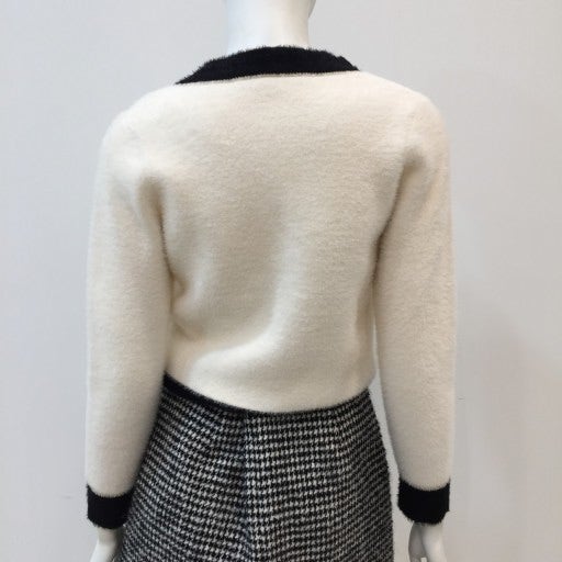 레니본 아옳이 샤넬 보석단추 가디건--8